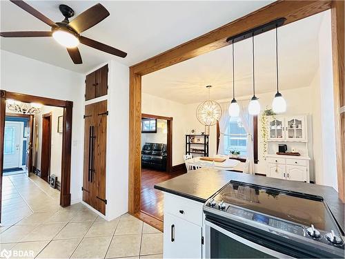 244 13Th Street, Hanover, ON - Indoor Photo Showing Kitchen