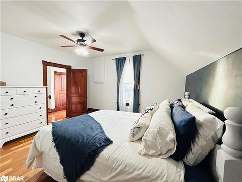 244 13Th Street, Hanover, ON - Indoor Photo Showing Bedroom