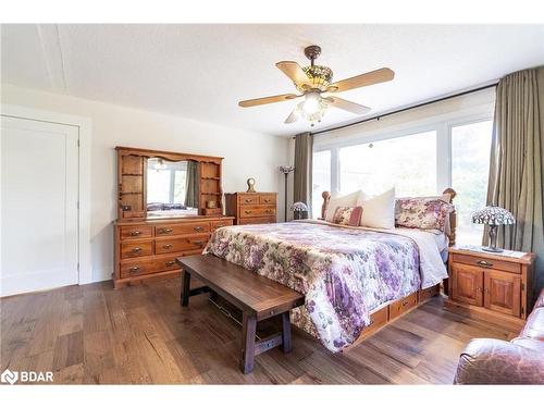 47 Woodland Drive, Wasaga Beach, ON - Indoor Photo Showing Bedroom