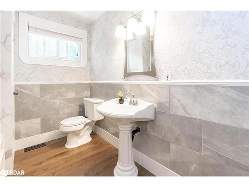 47 Woodland Drive, Wasaga Beach, ON - Indoor Photo Showing Bathroom