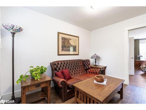 47 Woodland Drive, Wasaga Beach, ON - Indoor Photo Showing Living Room