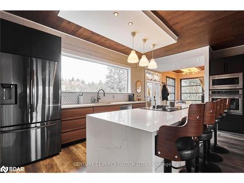 9920 Baldwin Street N, Whitby, ON - Indoor Photo Showing Kitchen With Upgraded Kitchen