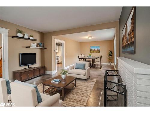 145 Coldwater Road, Orillia, ON - Indoor Photo Showing Living Room