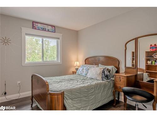 2638 Grand Tamarack Crescent, Severn, ON - Indoor Photo Showing Bedroom