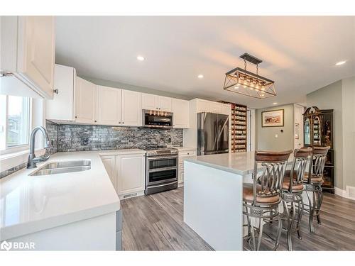 2638 Grand Tamarack Crescent, Severn, ON - Indoor Photo Showing Kitchen With Double Sink With Upgraded Kitchen