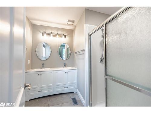 2638 Grand Tamarack Crescent, Severn, ON - Indoor Photo Showing Bathroom