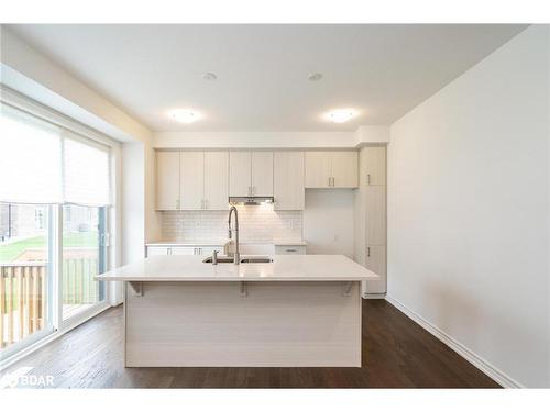 48 Mcbride Trail, Barrie, ON - Indoor Photo Showing Kitchen