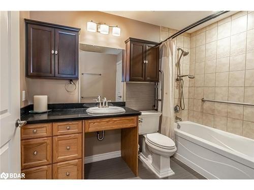 25 Thicketwood Avenue, Barrie, ON - Indoor Photo Showing Bathroom