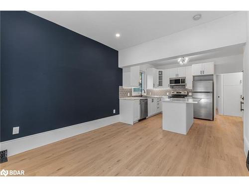 57 Stirton Street, Hamilton, ON - Indoor Photo Showing Kitchen