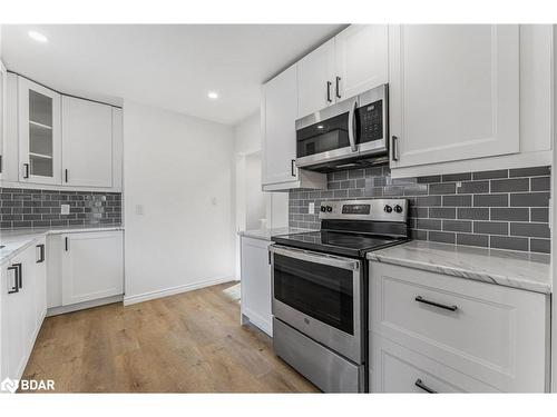 57 Stirton Street, Hamilton, ON - Indoor Photo Showing Kitchen With Upgraded Kitchen