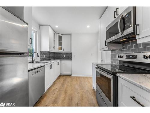 57 Stirton Street, Hamilton, ON - Indoor Photo Showing Kitchen