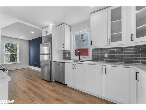 57 Stirton Street, Hamilton, ON - Indoor Photo Showing Kitchen