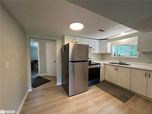 34 Broadview Street, Collingwood, ON - Indoor Photo Showing Kitchen With Double Sink