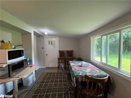 34 Broadview Street, Collingwood, ON - Indoor Photo Showing Dining Room