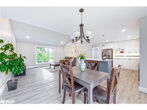 622 Scarlett Line, Hillsdale, ON - Indoor Photo Showing Dining Room