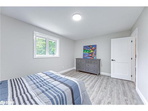 622 Scarlett Line, Hillsdale, ON - Indoor Photo Showing Bedroom