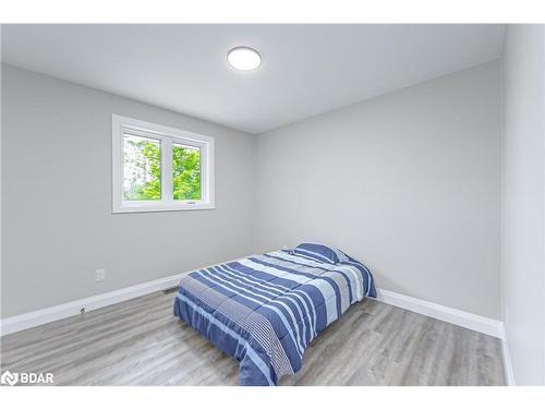 622 Scarlett Line, Hillsdale, ON - Indoor Photo Showing Bedroom