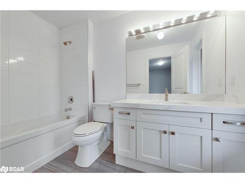 1147 Arnold Street, Innisfil, ON - Indoor Photo Showing Bathroom