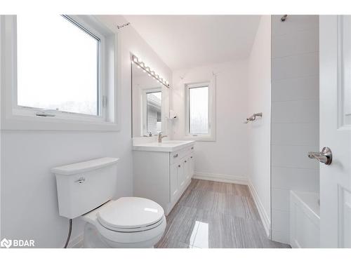 1147 Arnold Street, Innisfil, ON - Indoor Photo Showing Bathroom