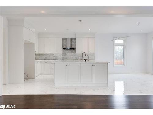 1147 Arnold Street, Innisfil, ON - Indoor Photo Showing Kitchen