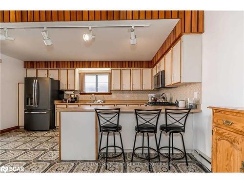 206 Park Road, Tiny, ON - Indoor Photo Showing Kitchen