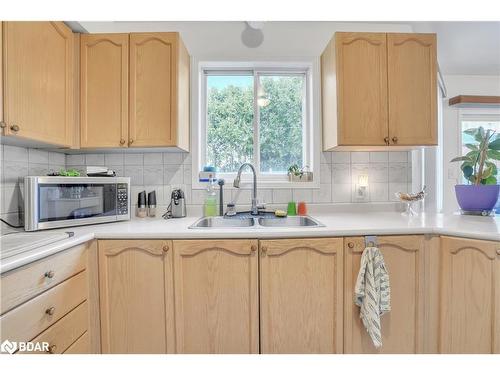 1 Farmstead Crescent, Barrie, ON - Indoor Photo Showing Kitchen With Double Sink