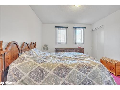 1 Farmstead Crescent, Barrie, ON - Indoor Photo Showing Bedroom