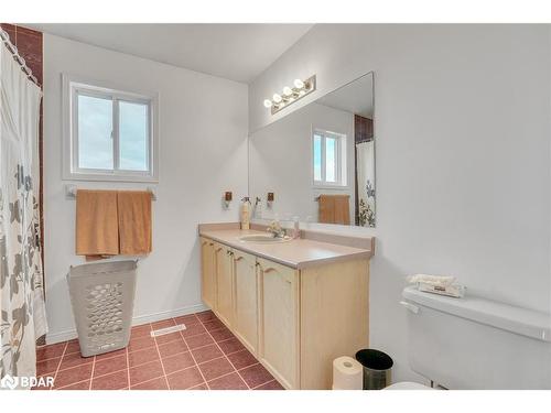 1 Farmstead Crescent, Barrie, ON - Indoor Photo Showing Bathroom