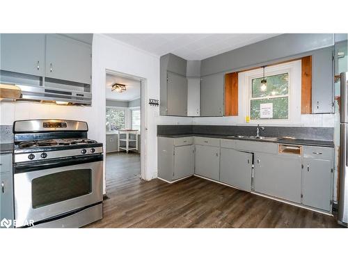 301 Fourth Street, Midland, ON - Indoor Photo Showing Kitchen With Double Sink