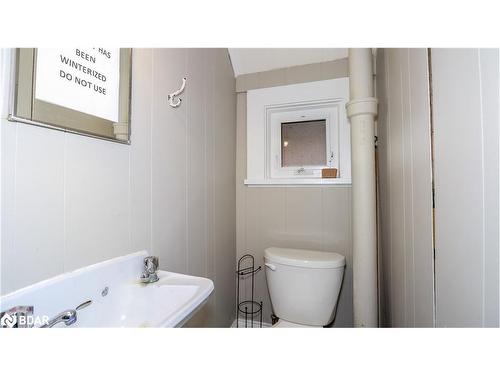 301 Fourth Street, Midland, ON - Indoor Photo Showing Bathroom