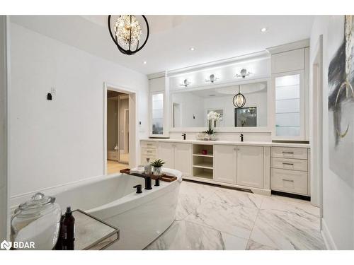 22 Rolling Green Court Court, Vaughan, ON - Indoor Photo Showing Bathroom