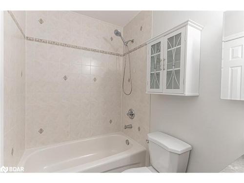 121 Sovereigns Gate, Barrie, ON - Indoor Photo Showing Bathroom