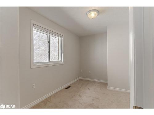 121 Sovereigns Gate, Barrie, ON - Indoor Photo Showing Other Room