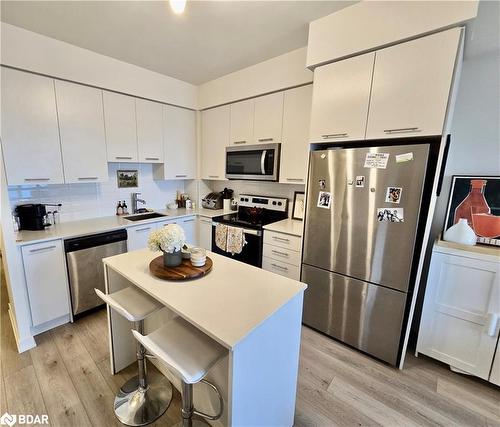 1207-385 Winston Road, Niagara Falls, ON - Indoor Photo Showing Kitchen