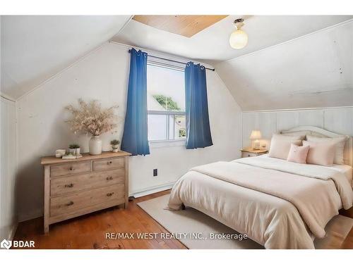 55 Stewart Street, Oakville, ON - Indoor Photo Showing Bedroom