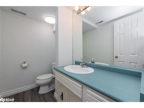 16 Tower Crescent, Barrie, ON - Indoor Photo Showing Bathroom