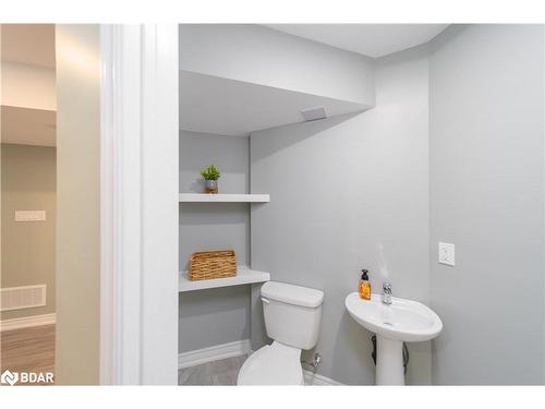 141 Benson Drive, Barrie, ON - Indoor Photo Showing Bathroom