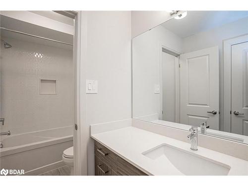 1 Amsterdam Drive, Barrie, ON - Indoor Photo Showing Bathroom