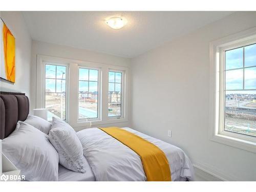 1 Amsterdam Drive, Barrie, ON - Indoor Photo Showing Bedroom