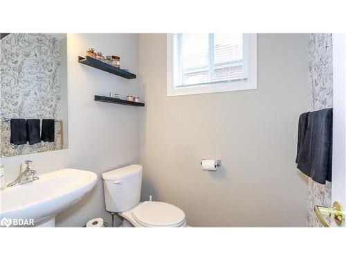 5 Regina Road, Barrie, ON - Indoor Photo Showing Bathroom