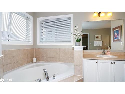 5 Regina Road, Barrie, ON - Indoor Photo Showing Bathroom