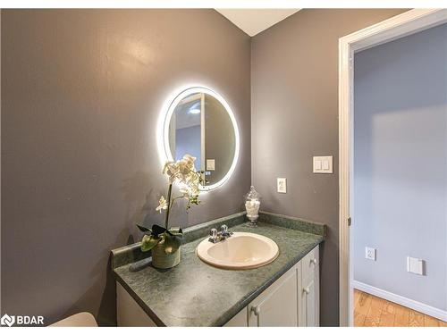 1913 Emerald Court, Innisfil, ON - Indoor Photo Showing Bathroom