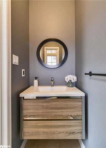 1913 Emerald Court, Innisfil, ON - Indoor Photo Showing Bathroom