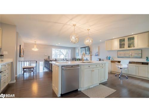 335 North Forest Crescent, Orillia, ON - Indoor Photo Showing Kitchen