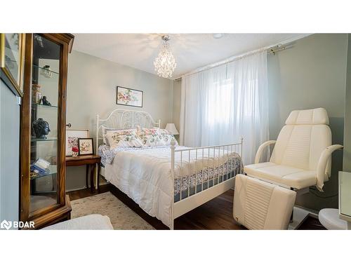 335 North Forest Crescent, Orillia, ON - Indoor Photo Showing Bedroom