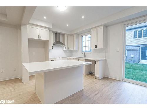 182 Durham Avenue, Barrie, ON - Indoor Photo Showing Kitchen