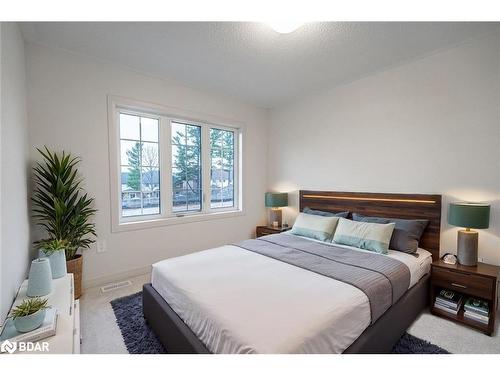 182 Durham Avenue, Barrie, ON - Indoor Photo Showing Bedroom