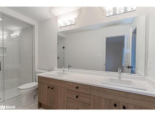 182 Durham Avenue, Barrie, ON - Indoor Photo Showing Bathroom