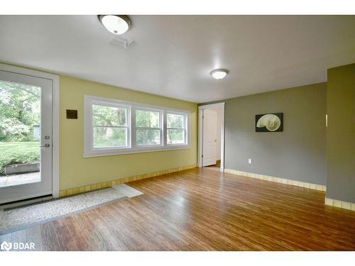 2415 Ronald Road, Minesing, ON - Indoor Photo Showing Other Room