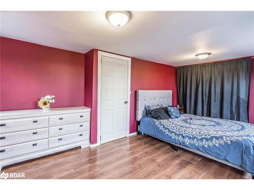 138 Cameron Street, Orillia, ON - Indoor Photo Showing Bedroom